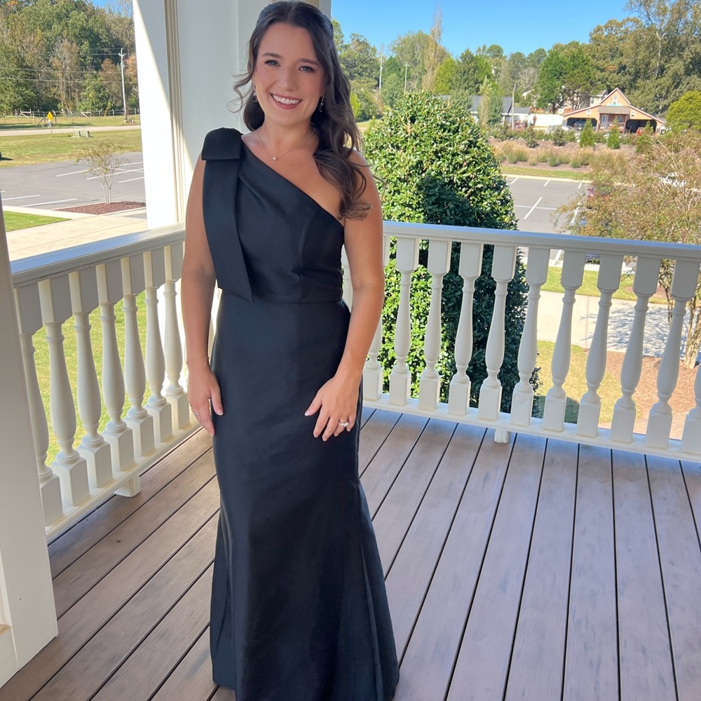 ALFRED SUNG Black One-Shoulder Gown